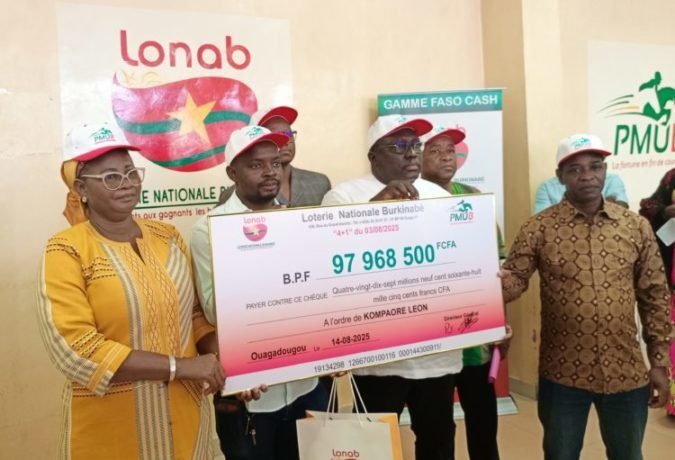 LONAB : Léon Kompaoré gagne près de 100 millions F CFA au PMU’B LONAB : Léon Kompaoré gagne près de 100 millions F CFA au PMU’B