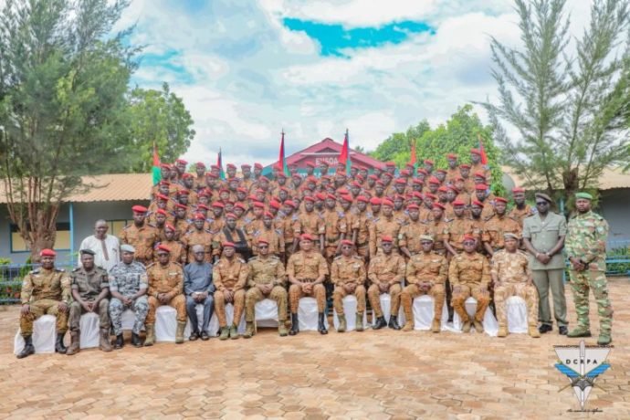 ENSOA : Cérémonie de sortie de la première promotion spéciale des sous-officiers issus des militaires du rang ENSOA : Cérémonie de sortie de la première promotion spéciale des sous-officiers issus des militaires du rang