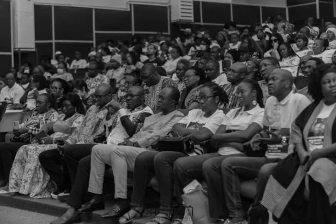 « Ne pleurons pas Alain, fêtons Alain » (Témoin de mariage de Alino Faso) « Ne pleurons pas Alain, fêtons Alain » (Témoin de mariage de Alino Faso)