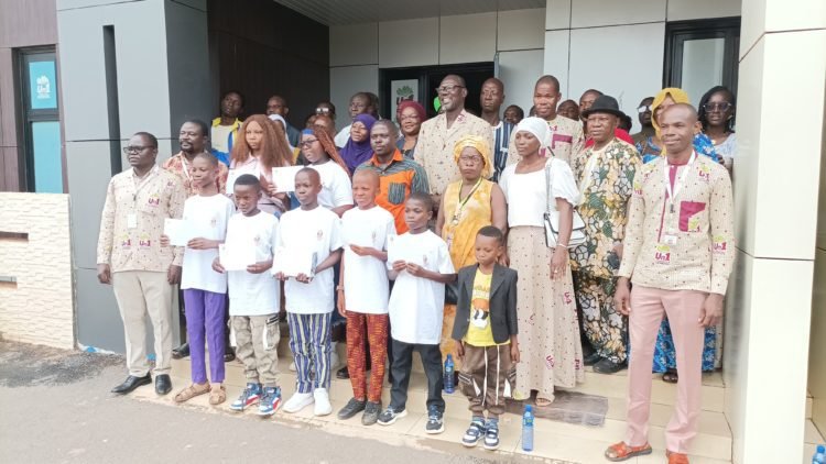 Excellence scolaire : Unique & One School récompense dix élèves méritants Excellence scolaire : Unique & One School récompense dix élèves méritants