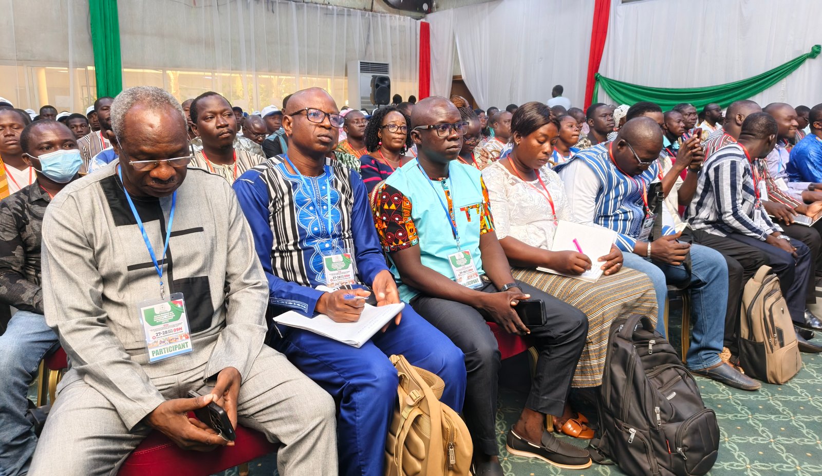 Une vue partielle des participants