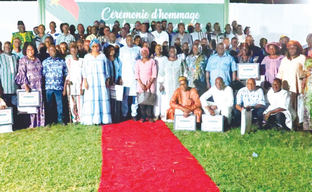 Ministère de l’Economie et des Finances : un hommage rendu à 205 agents admis à la retraite Ministère de l’Economie et des Finances : un hommage rendu à 205 agents admis à la retraite