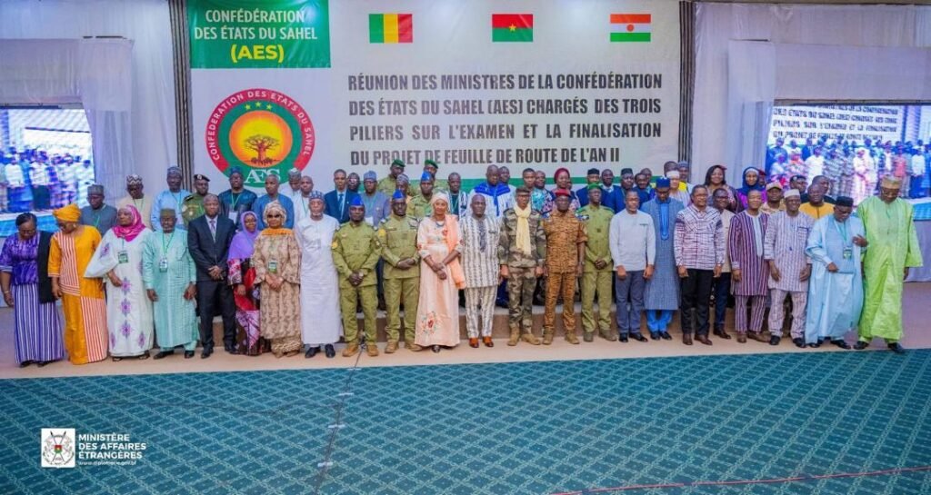 Confédération des Etats du Sahel : les ministres finalisent la feuille de route de l’An II Confédération des Etats du Sahel : les ministres finalisent la feuille de route de l’An II