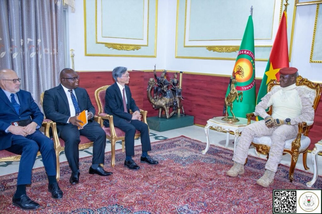 AUDIENCE DU PRÉSIDENT DU FASO : Le FMI note des avancées remarquables dans le secteur de l’économie AUDIENCE DU PRÉSIDENT DU FASO : Le FMI note des avancées remarquables dans le secteur de l’économie