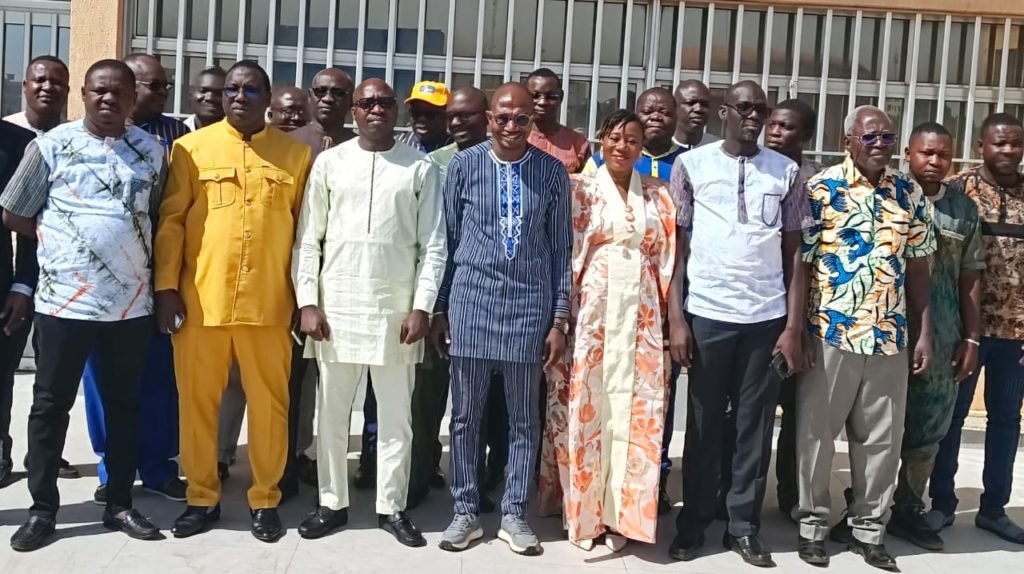 Actionnariat populaire au Burkina Faso : Souscrivez désormais dans tous les guichets de La Poste BF Actionnariat populaire au Burkina Faso : Souscrivez désormais dans tous les guichets de La Poste BF