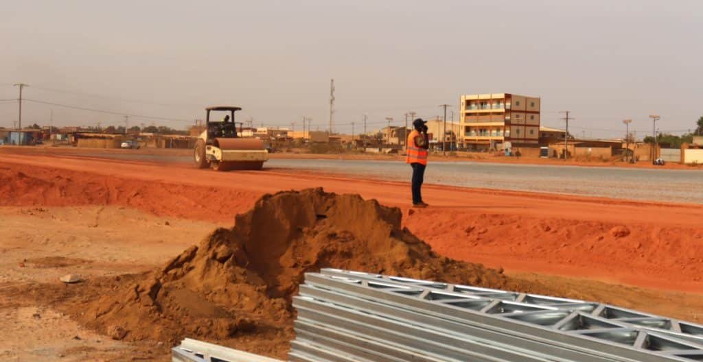 Annick Pickbougoum visite le chantier d’une académie moderne de sport à Ouagadougou Annick Pickbougoum visite le chantier d’une académie moderne de sport à Ouagadougou