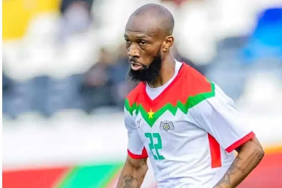 Blati Touré s’engage officiellement avec Al Ahli Tripoli Blati Touré s’engage officiellement avec Al Ahli Tripoli