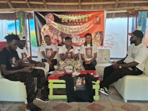 Musique : L’artiste Wiz Lombardi dévoile son album « Yiriwa » à Bobo-Dioulasso Musique : L’artiste Wiz Lombardi dévoile son album « Yiriwa » à Bobo-Dioulasso