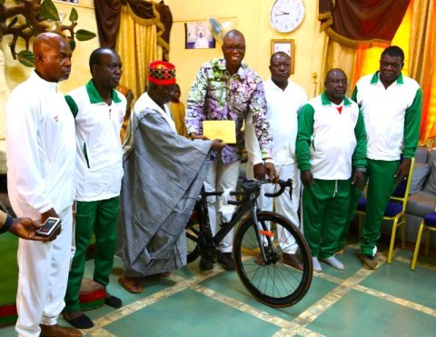 2è édition du Grand Prix cycliste de la RTB : Le Moogho Naaba Baongho apporte son soutien à l’initiative 2è édition du Grand Prix cycliste de la RTB : Le Moogho Naaba Baongho apporte son soutien à l’initiative