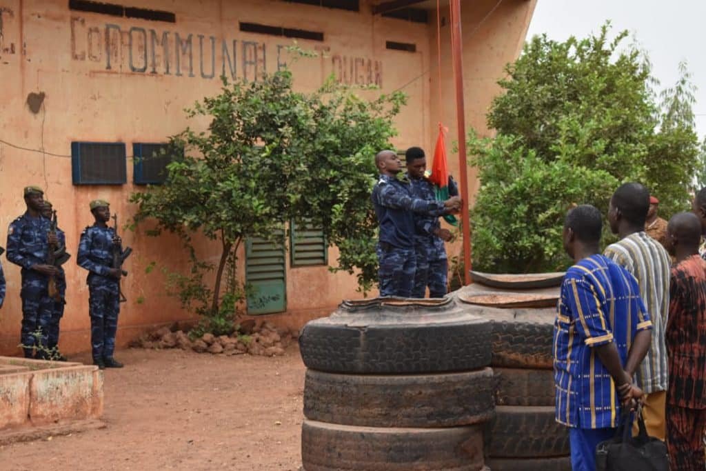 Tougan : Le drapeau flotte, les forces combattantes et l’administration tiennent bon Tougan : Le drapeau flotte, les forces combattantes et l’administration tiennent bon